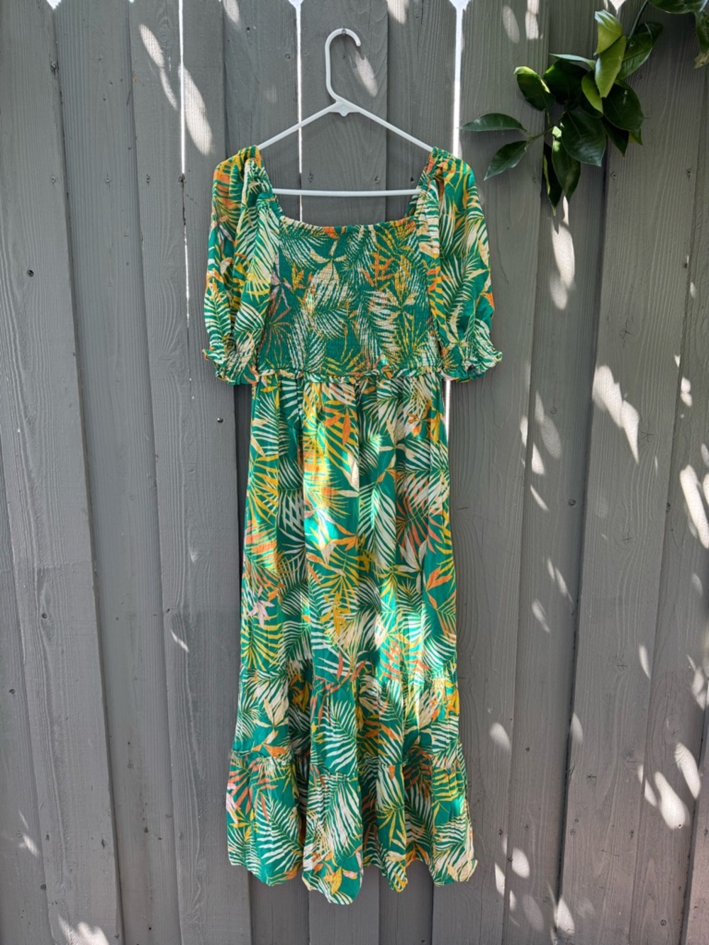 Betsey Johnson Tropical Palm Leaf Smocked Maxi Dress Puff Sleeve Green Medium